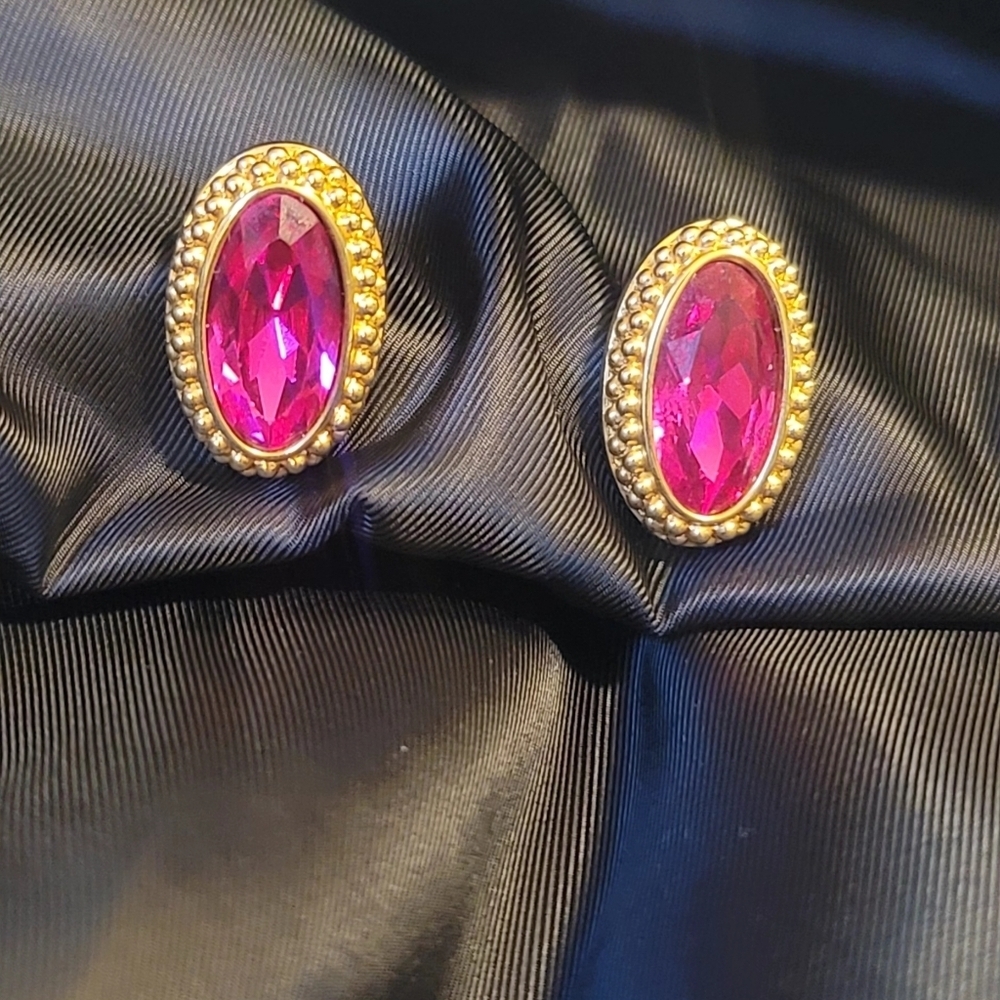 Vintage Swarovski Gold-Tone Oval Pink Crystal Stud Earrings 12.2g